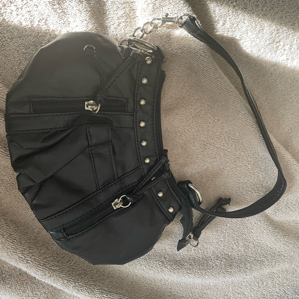 Small leather purse, gently used